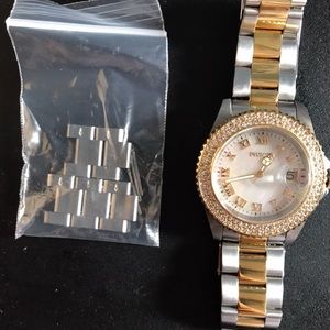 Invicta females watch